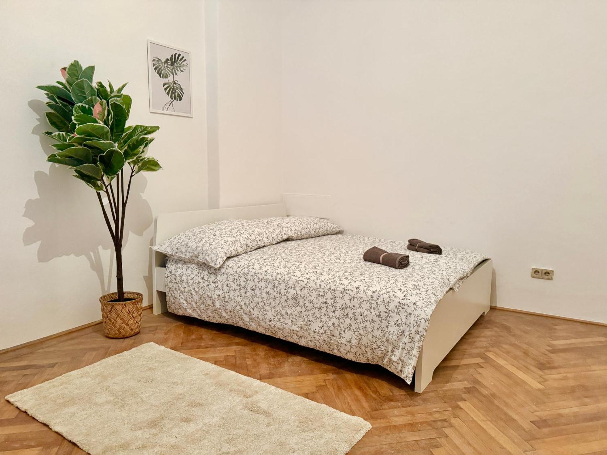 Spacious Apartment - 15 Min To Center Вена Экстерьер фото