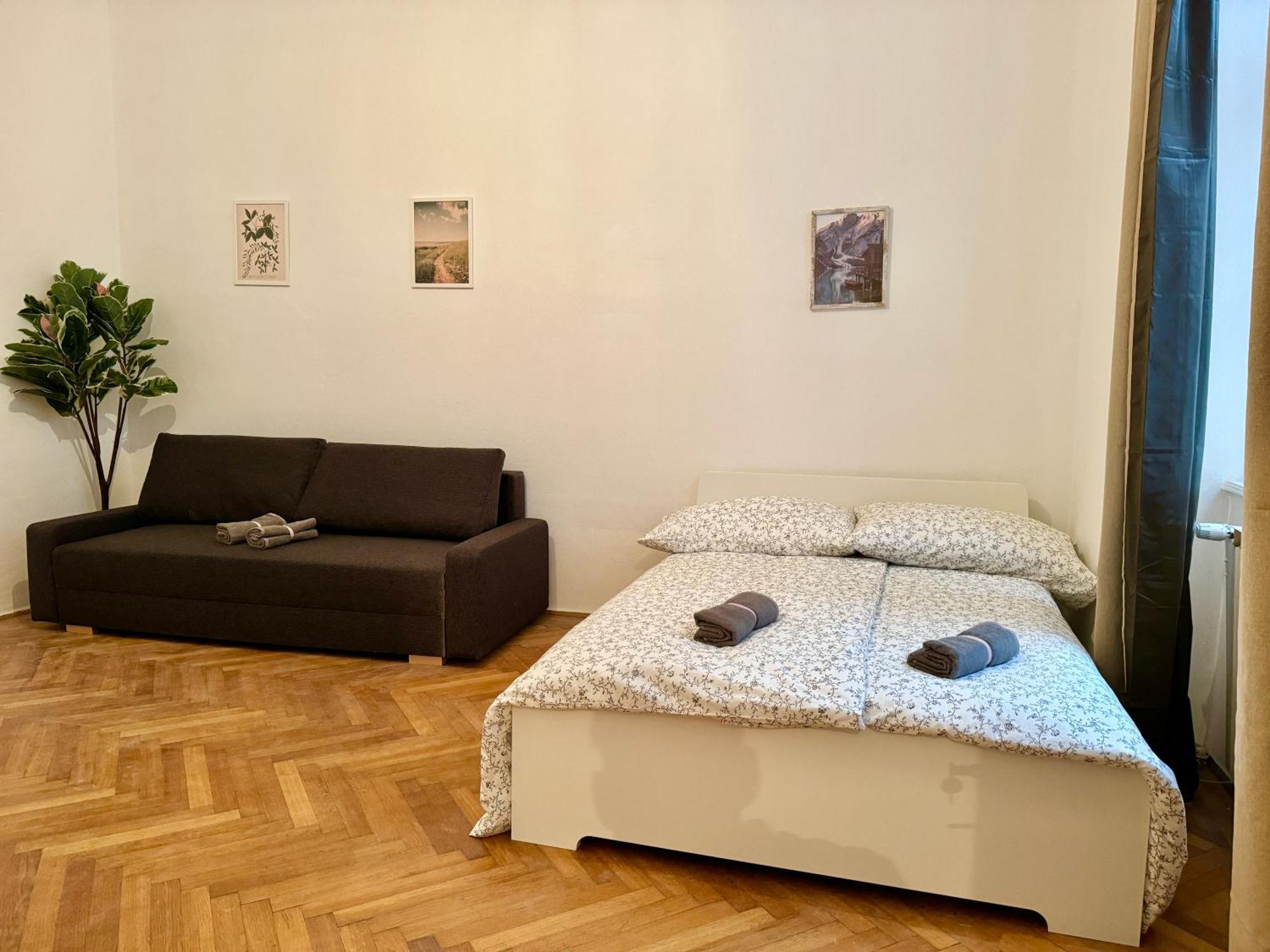 Spacious Apartment - 15 Min To Center Вена Экстерьер фото